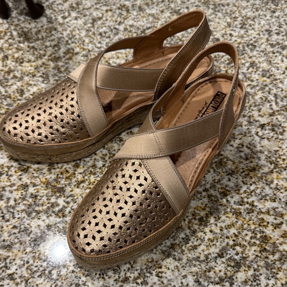 PIKOLINOS Gold Espadrille Sandals